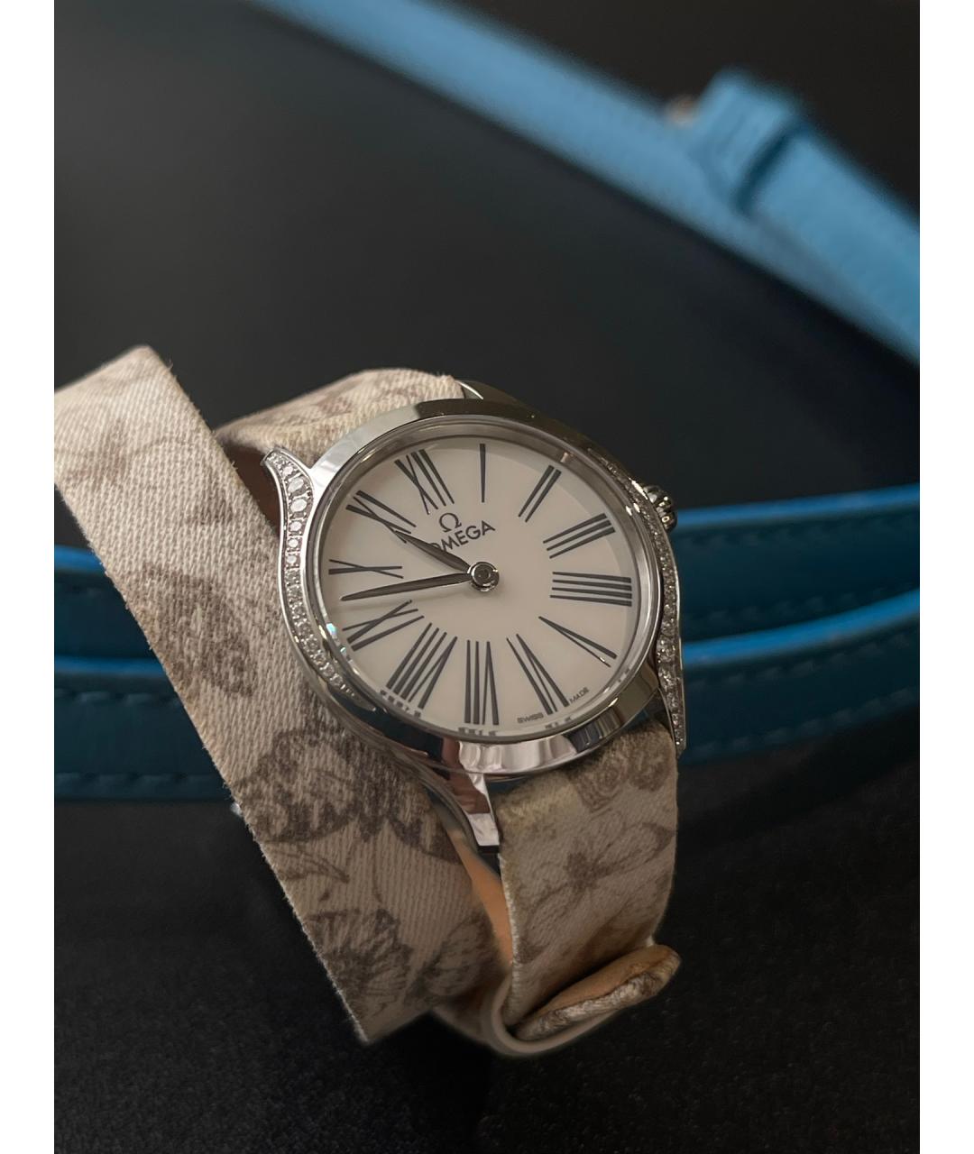 OMEGA Белые металлические часы, фото 4