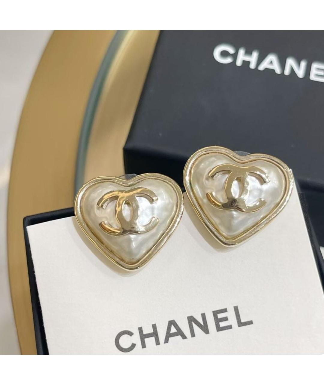 CHANEL Белые металлические серьги, фото 6