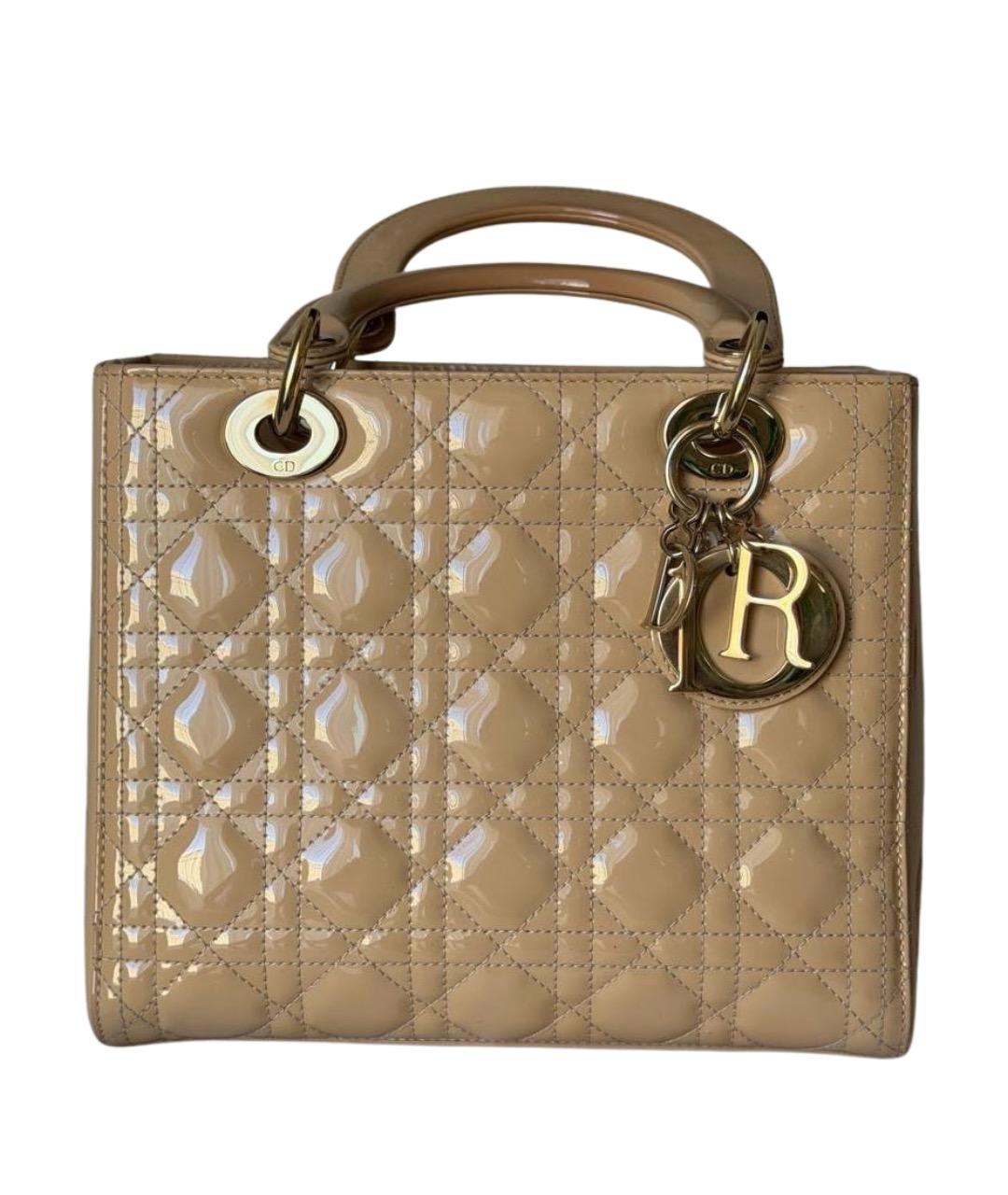 CHRISTIAN DIOR Бежевая сумка с короткими ручками из лакированной кожи, фото 1