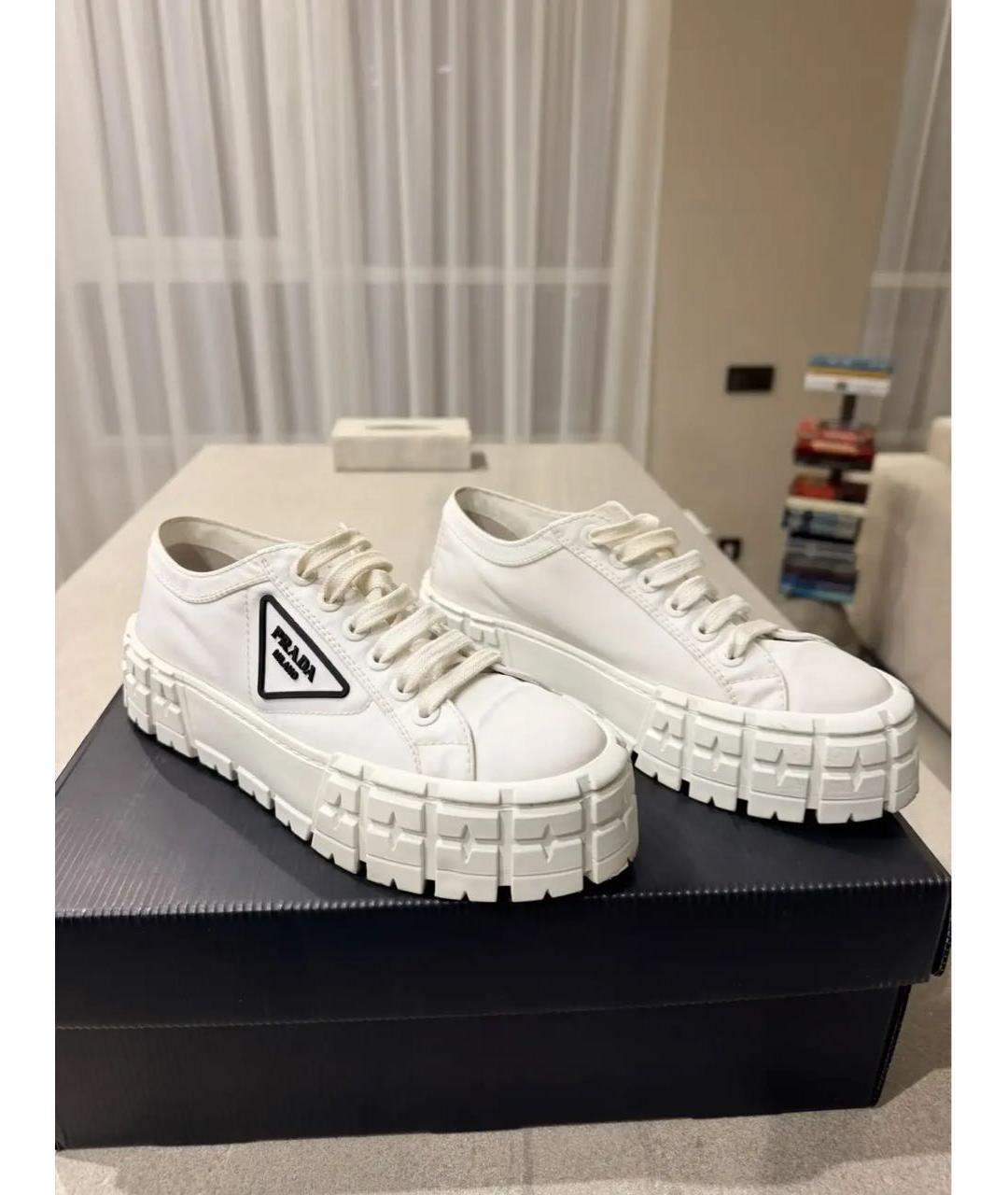 PRADA Белые текстильные кеды, фото 5