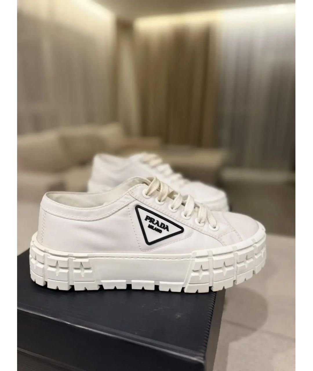 PRADA Белые текстильные кеды, фото 7