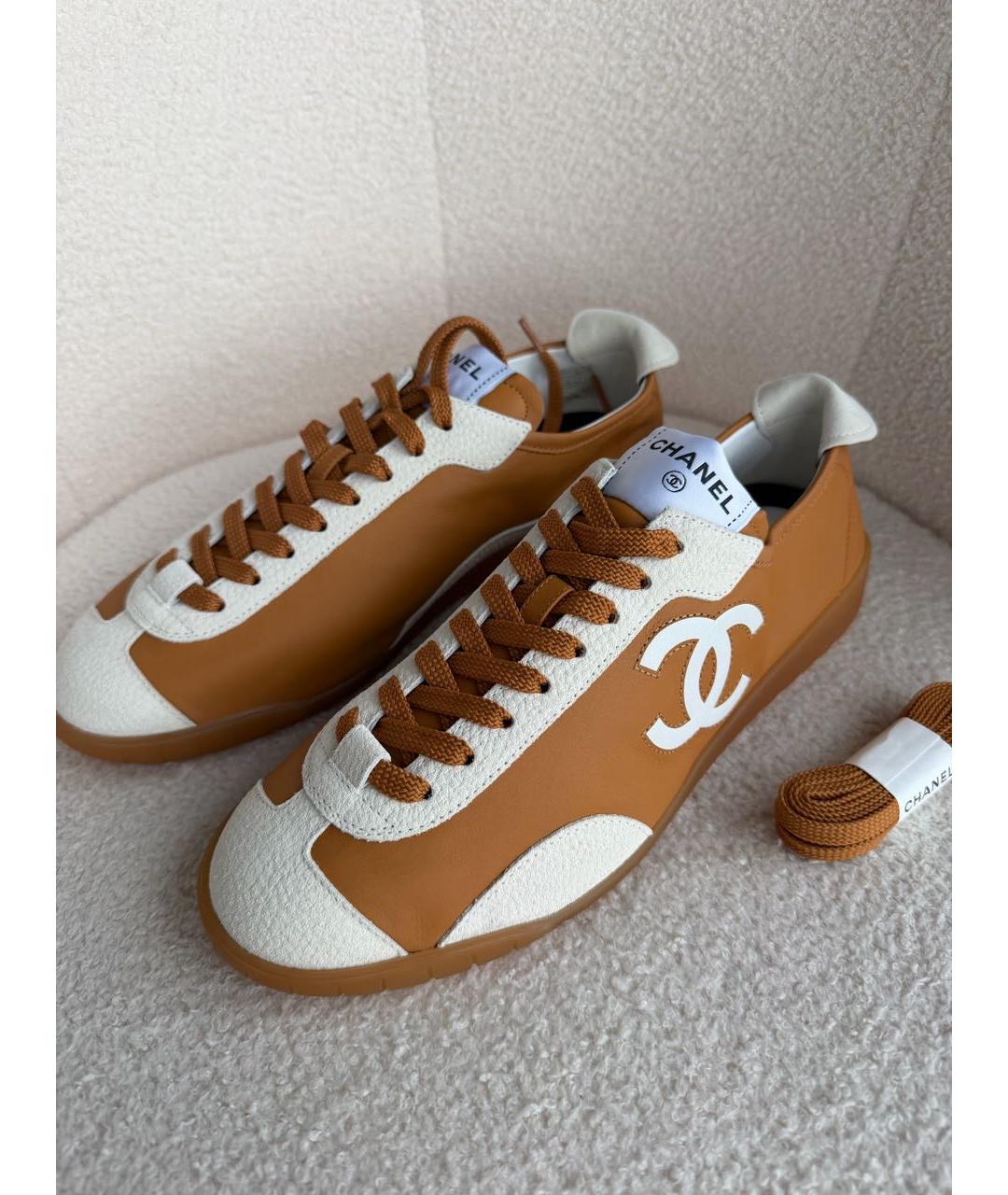 CHANEL Коричневые кожаные кроссовки, фото 2