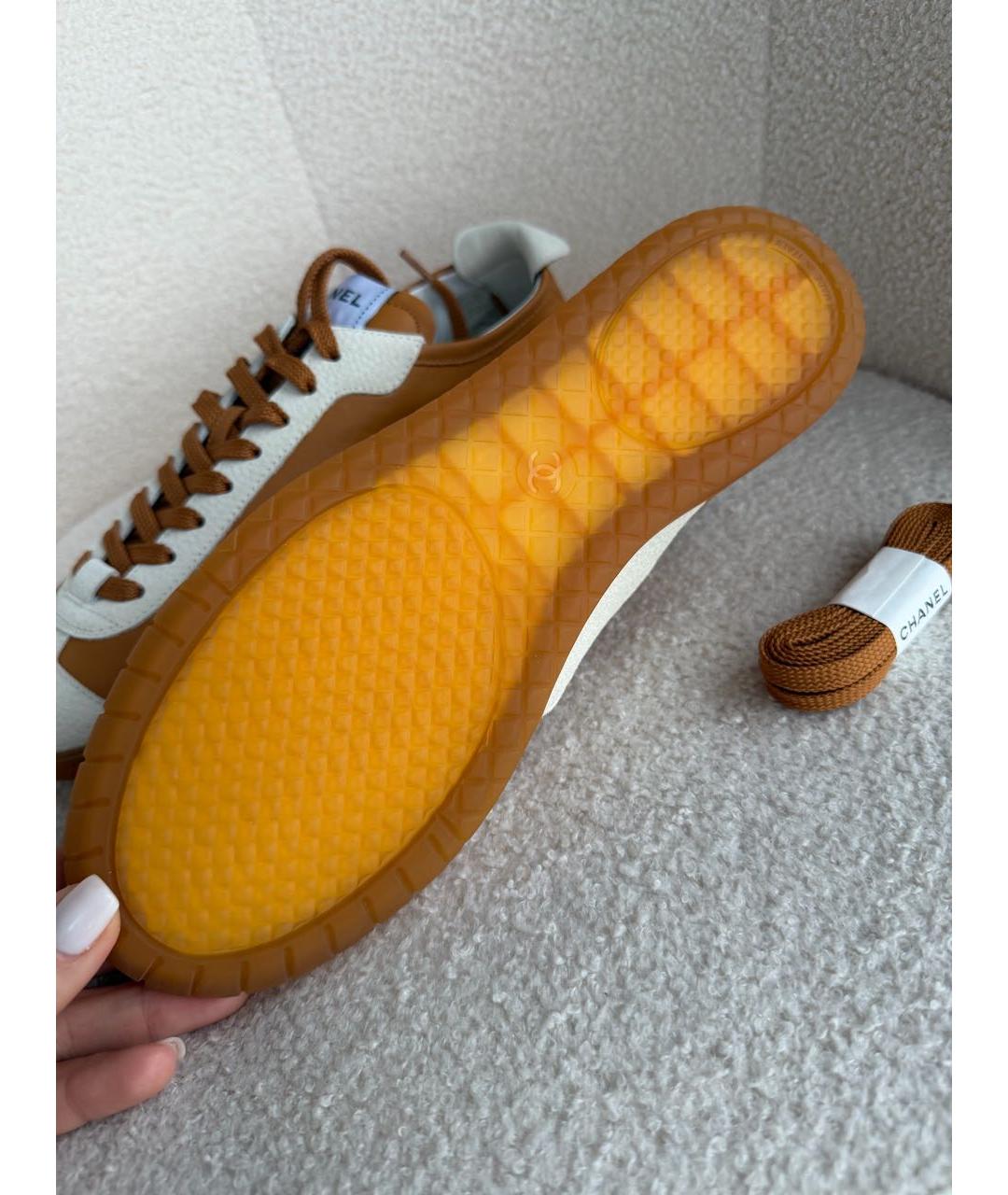 CHANEL Коричневые кожаные кроссовки, фото 3