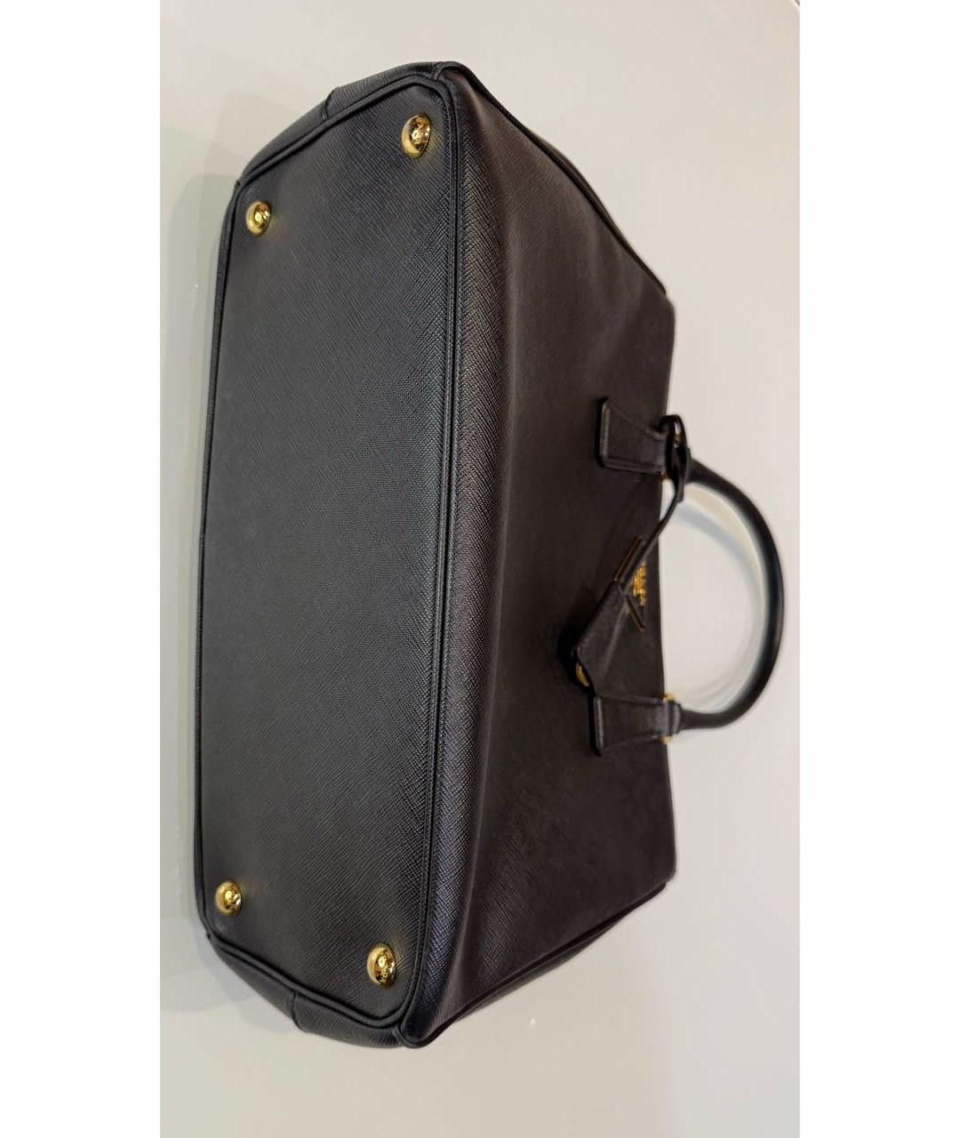 PRADA Черная кожаная сумка с короткими ручками, фото 3