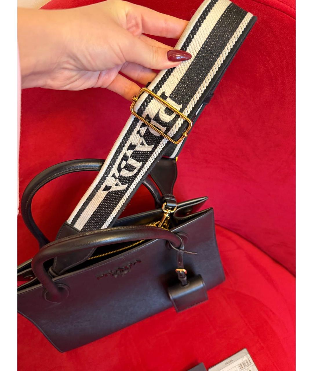 PRADA Черная кожаная сумка с короткими ручками, фото 3