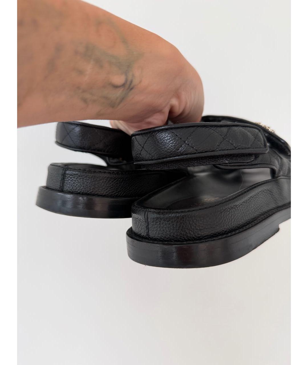 CHANEL Черные кожаные сандалии, фото 4