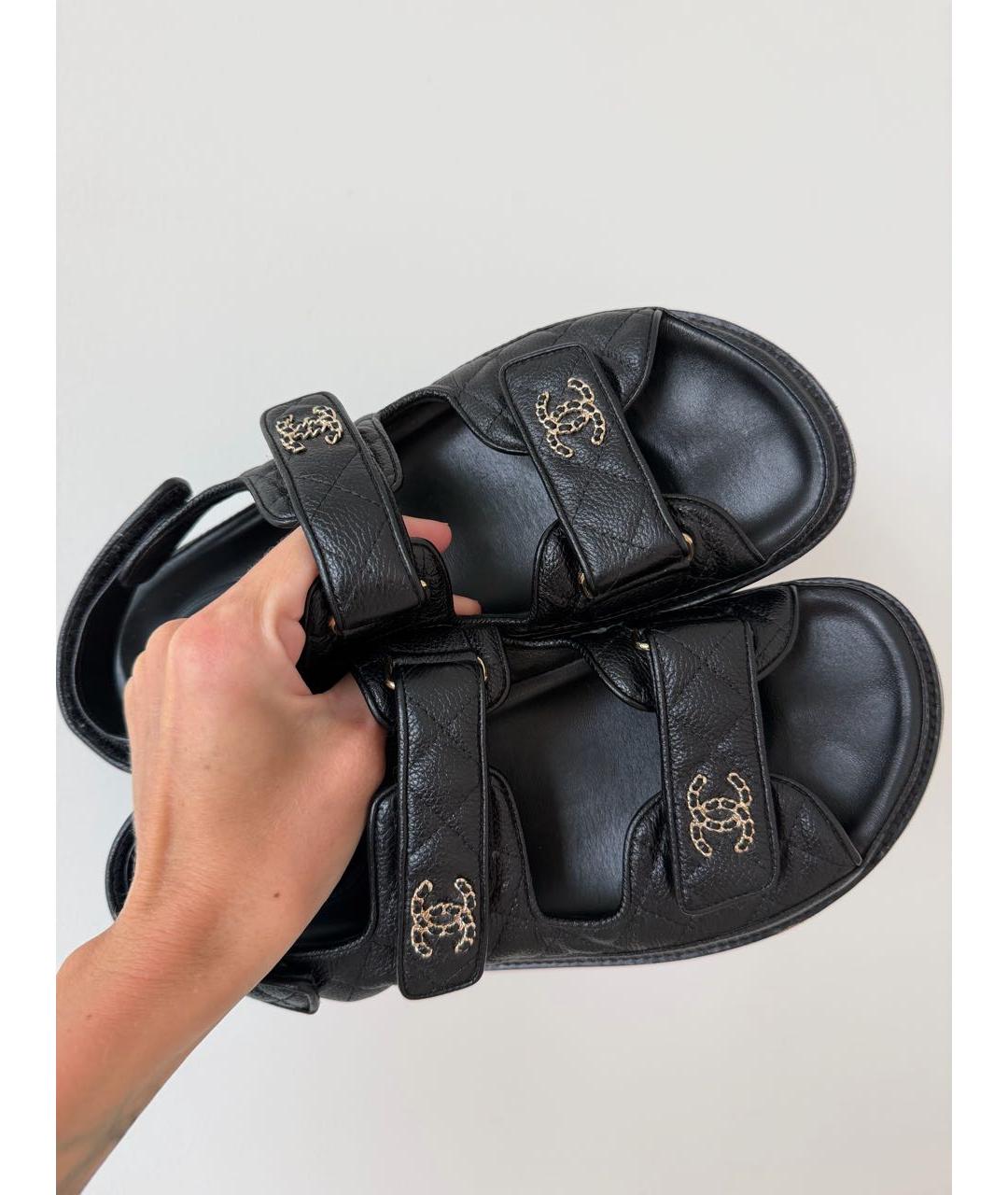 CHANEL Черные кожаные сандалии, фото 2
