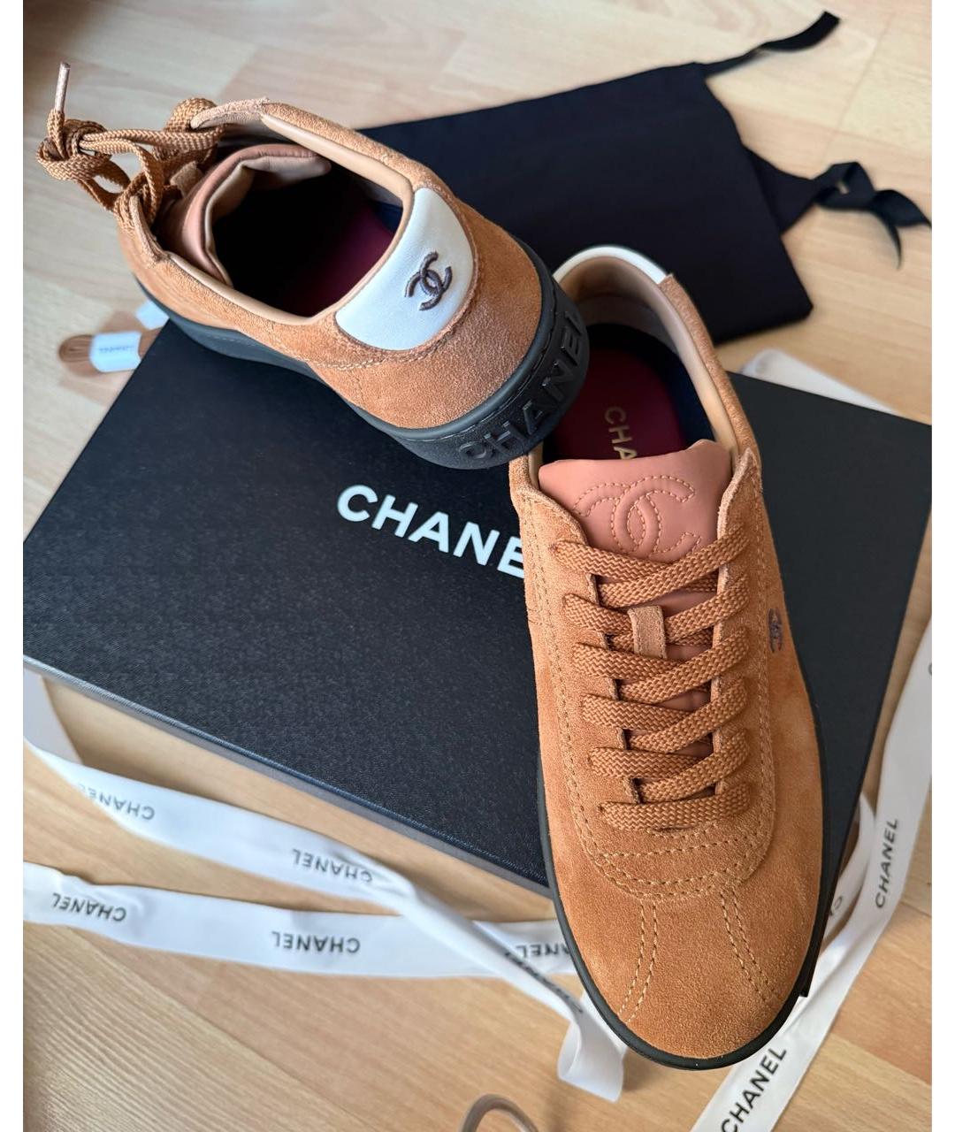 CHANEL Коричневые замшевые кеды, фото 2