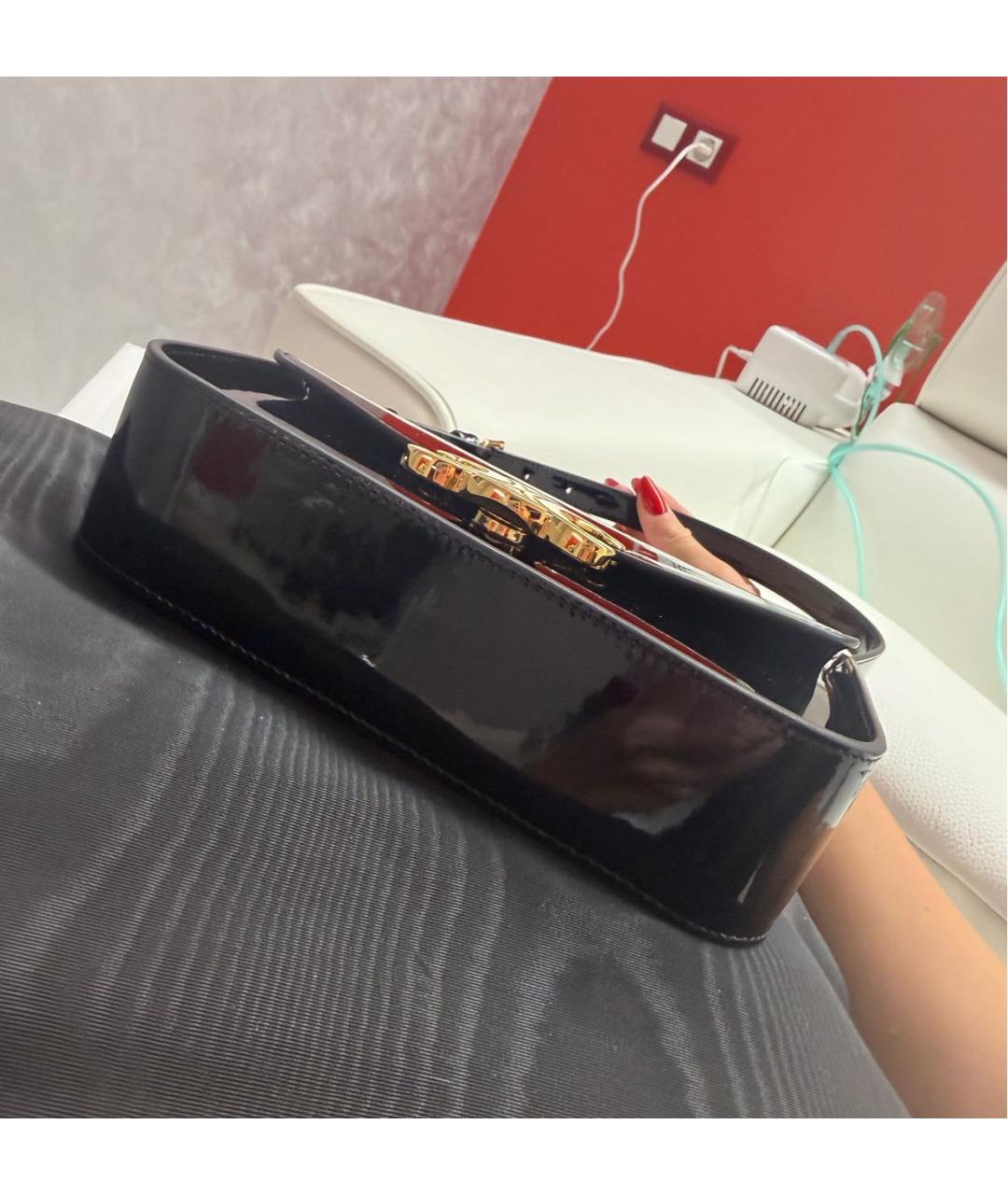 CELINE Черная сумка через плечо из лакированной кожи, фото 6