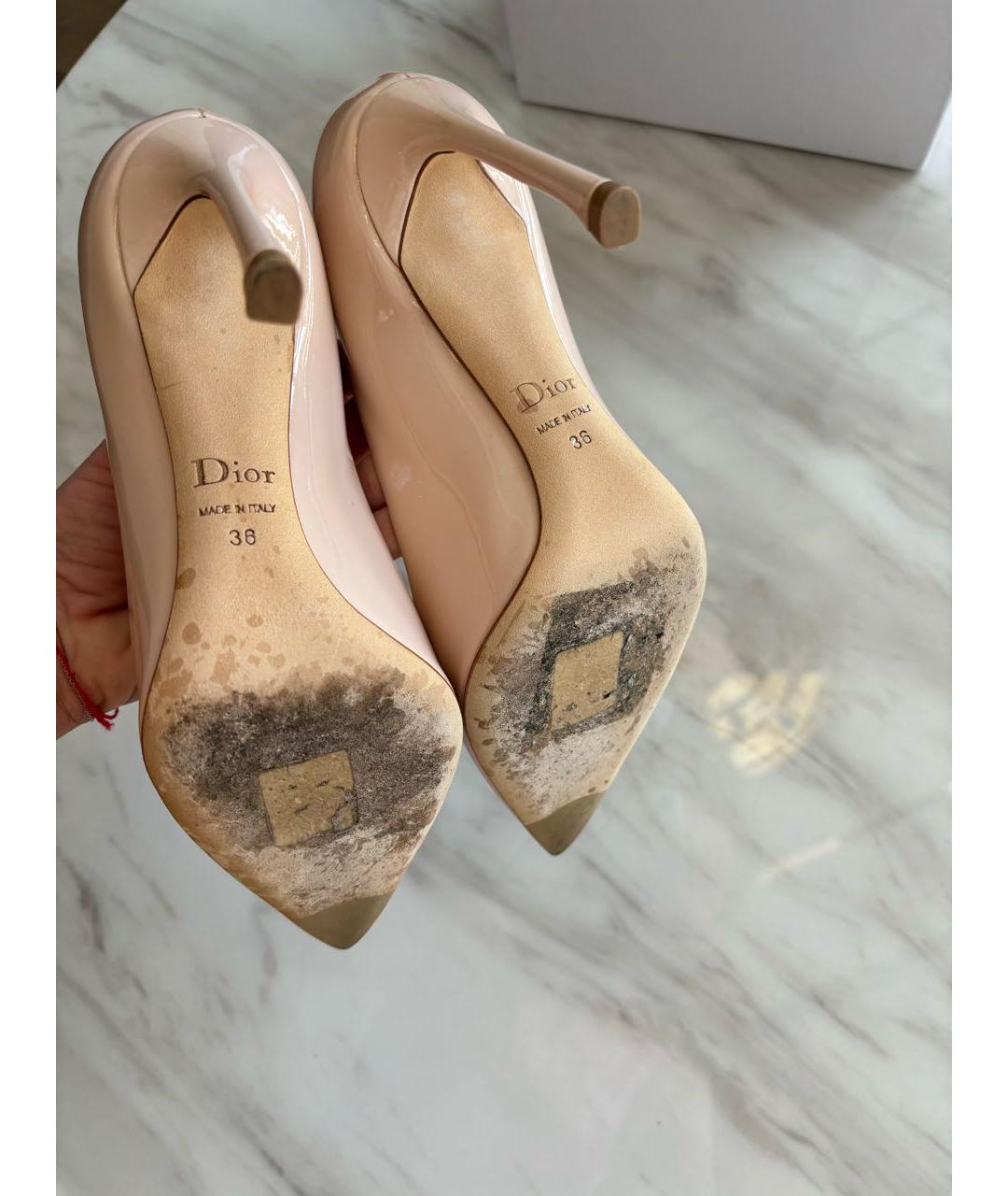 CHRISTIAN DIOR Бежевые туфли из лакированной кожи, фото 7