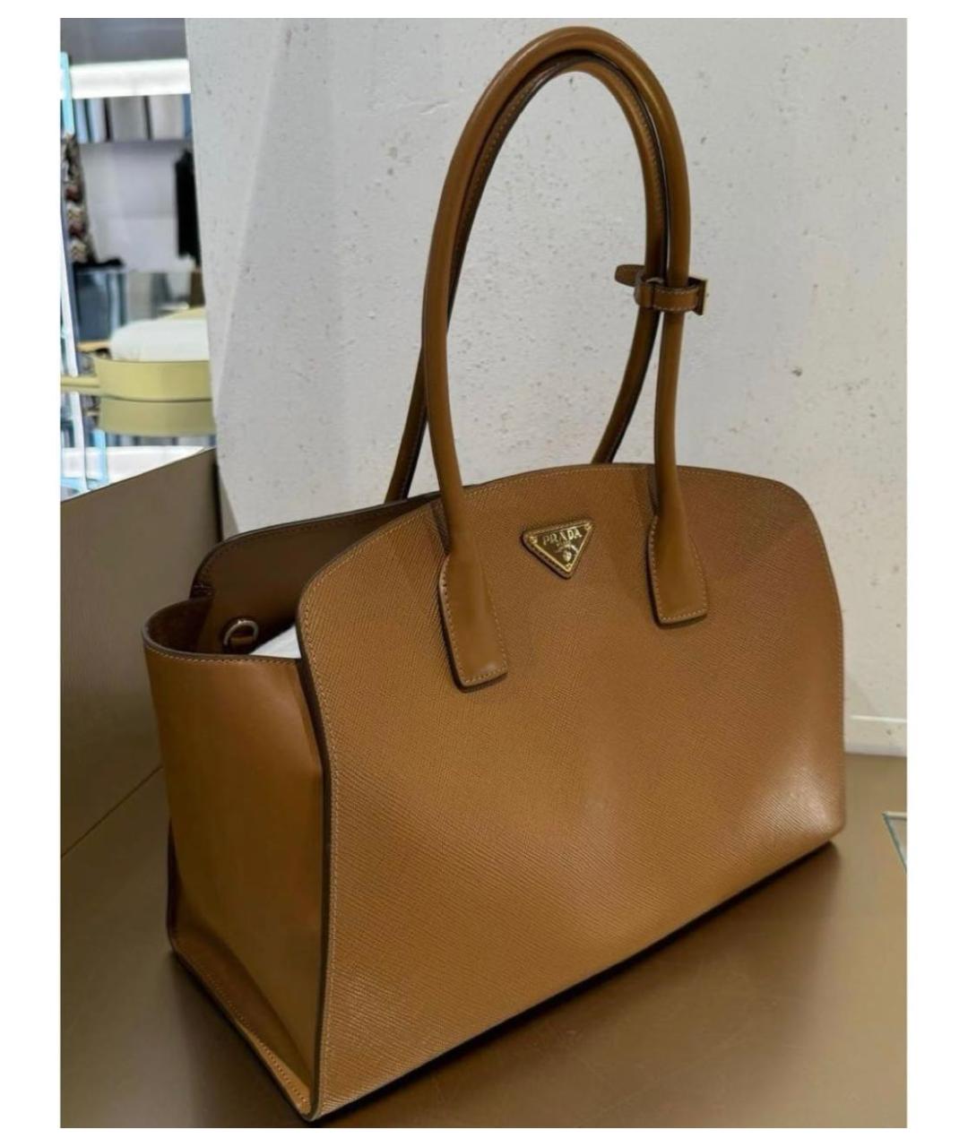 PRADA Коричневая кожаная сумка с короткими ручками, фото 7