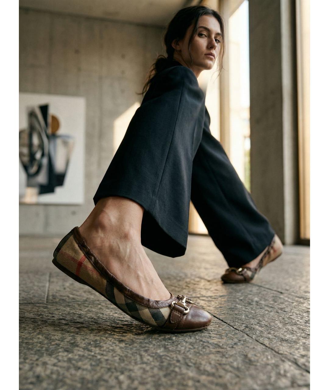 BURBERRY Коричневые балетки, фото 3