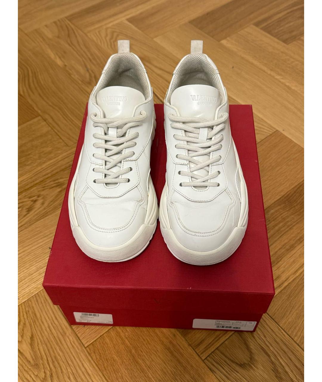 VALENTINO Белые кожаные кроссовки, фото 2