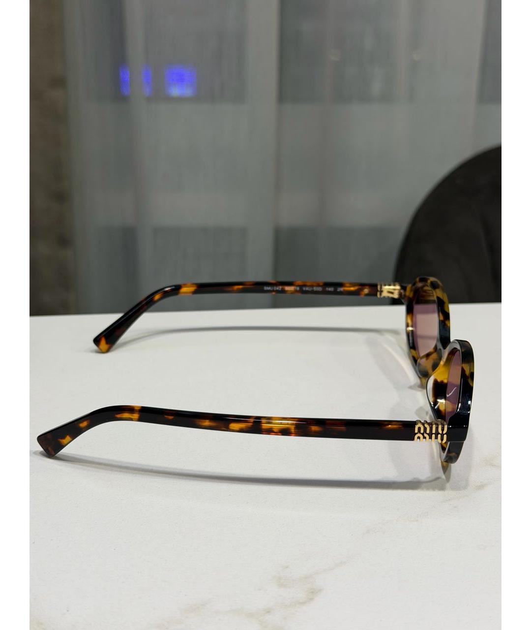 MIU MIU Коричневые пластиковые солнцезащитные очки, фото 2