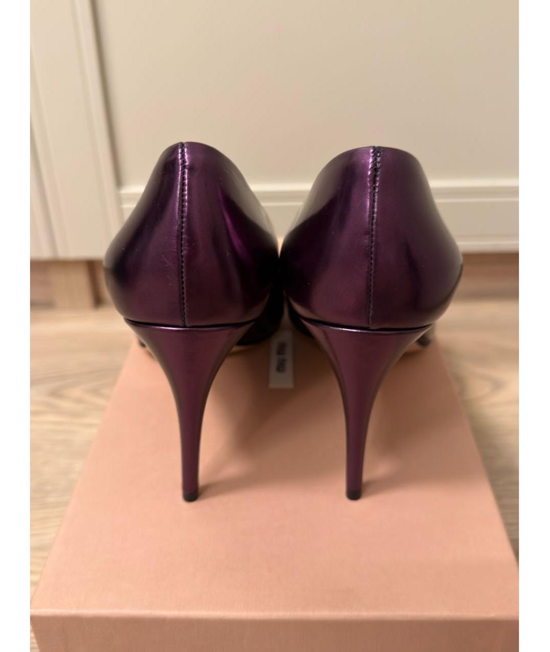 MIU MIU Фиолетовые туфли из лакированной кожи, фото 4