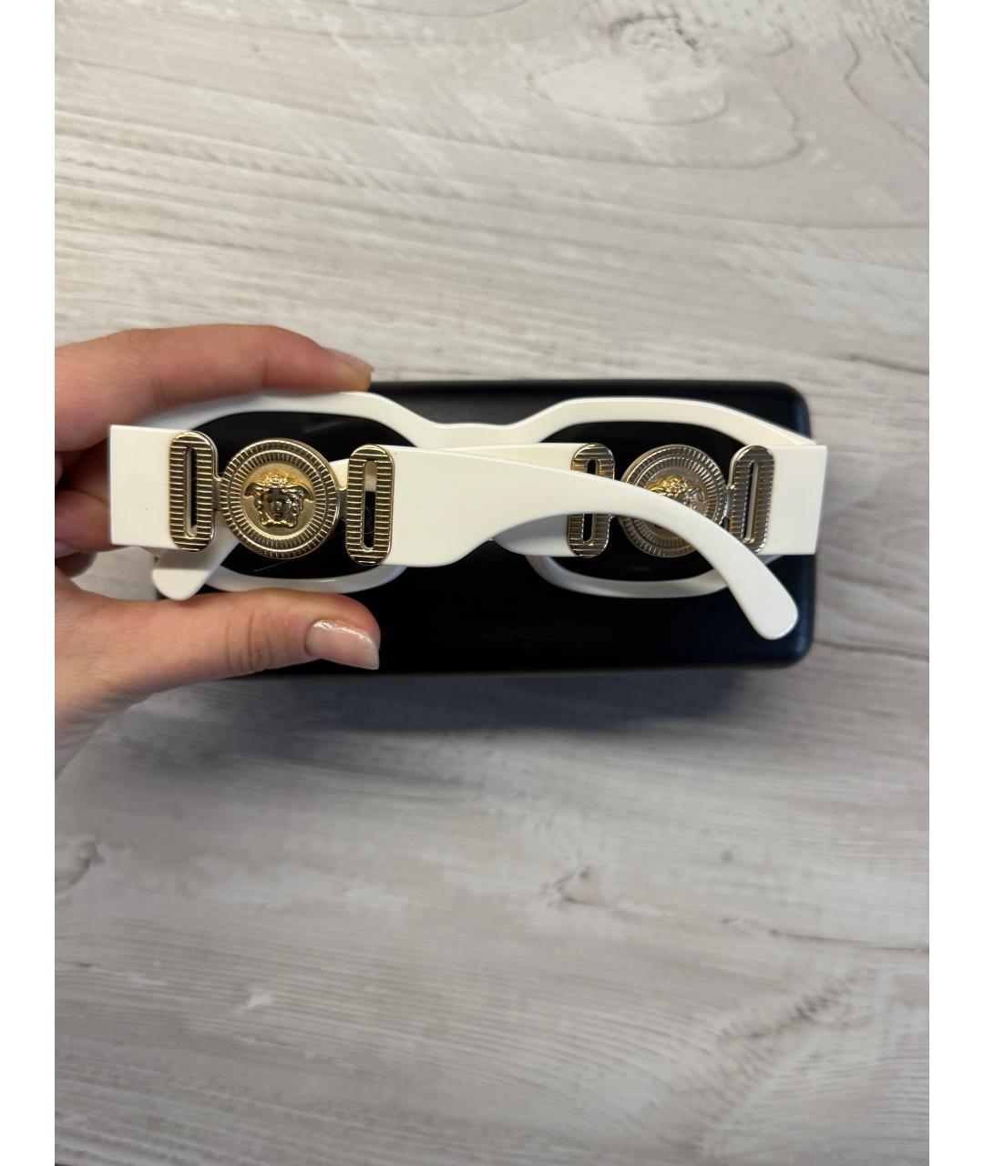 VERSACE Белые пластиковые солнцезащитные очки, фото 2