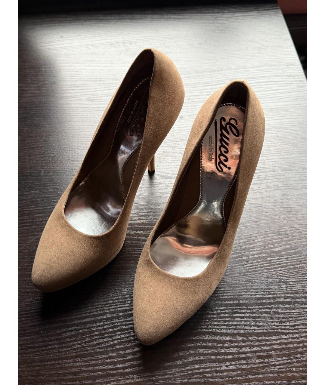 GUCCI Бежевые замшевые туфли, фото 2