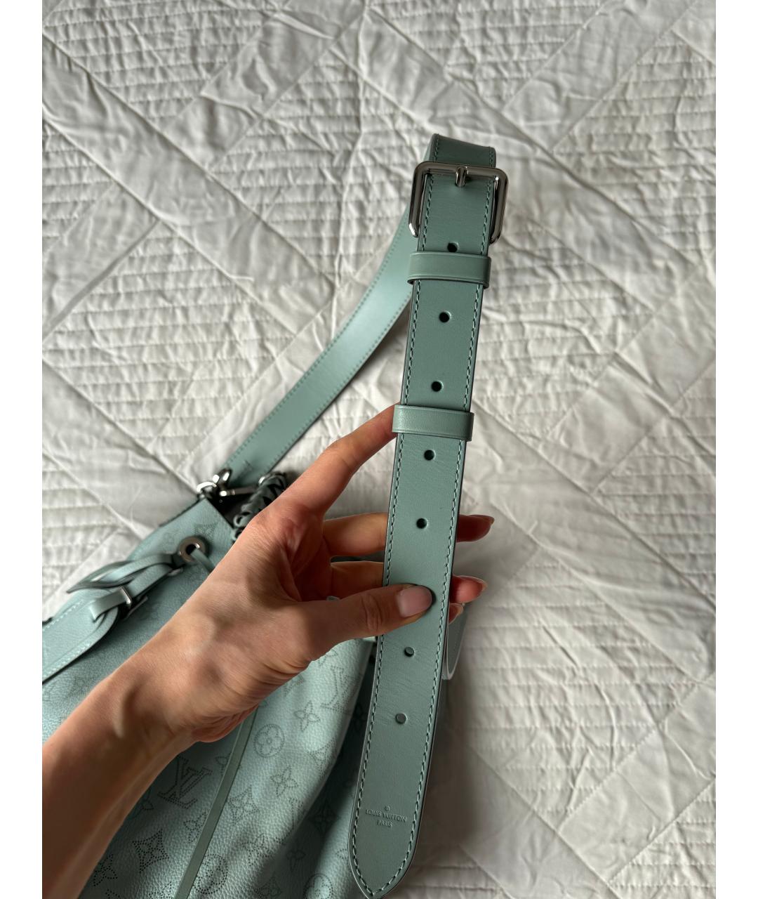 LOUIS VUITTON Бирюзовая кожаная сумка с короткими ручками, фото 6