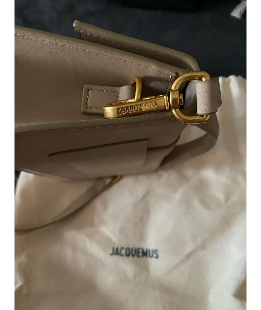 JACQUEMUS Бежевая замшевая сумка с короткими ручками, фото 3