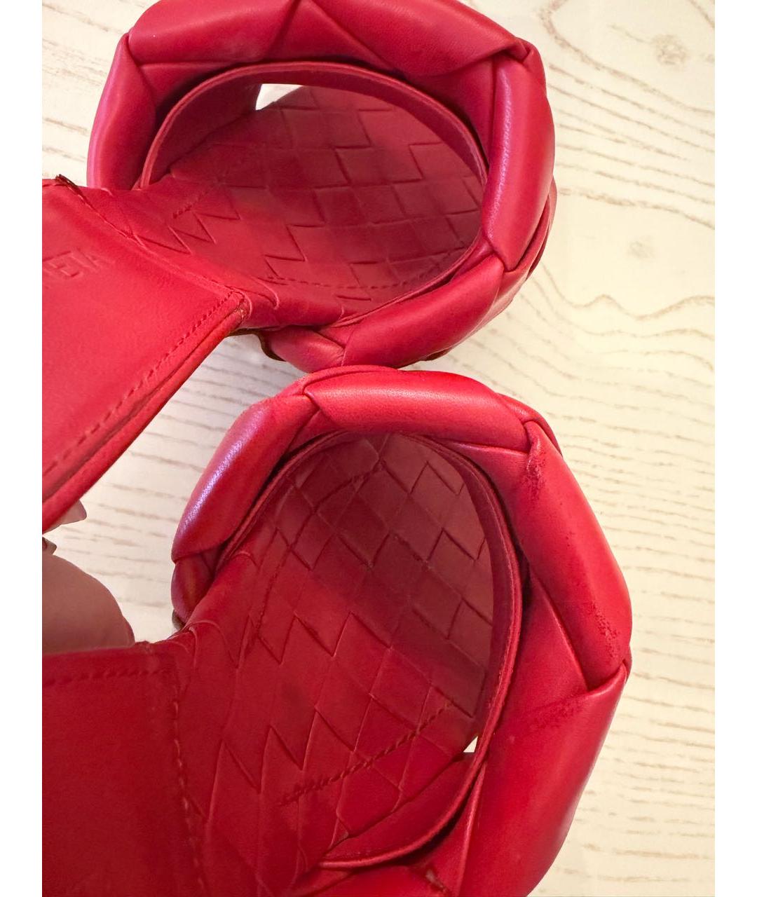 BOTTEGA VENETA Красные кожаные босоножки, фото 8