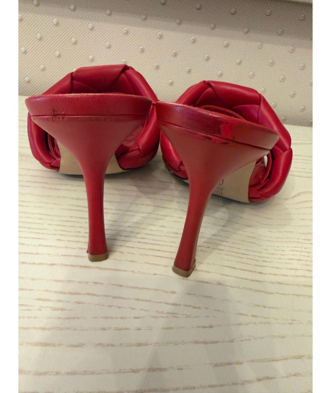 BOTTEGA VENETA Красные кожаные босоножки, фото 3