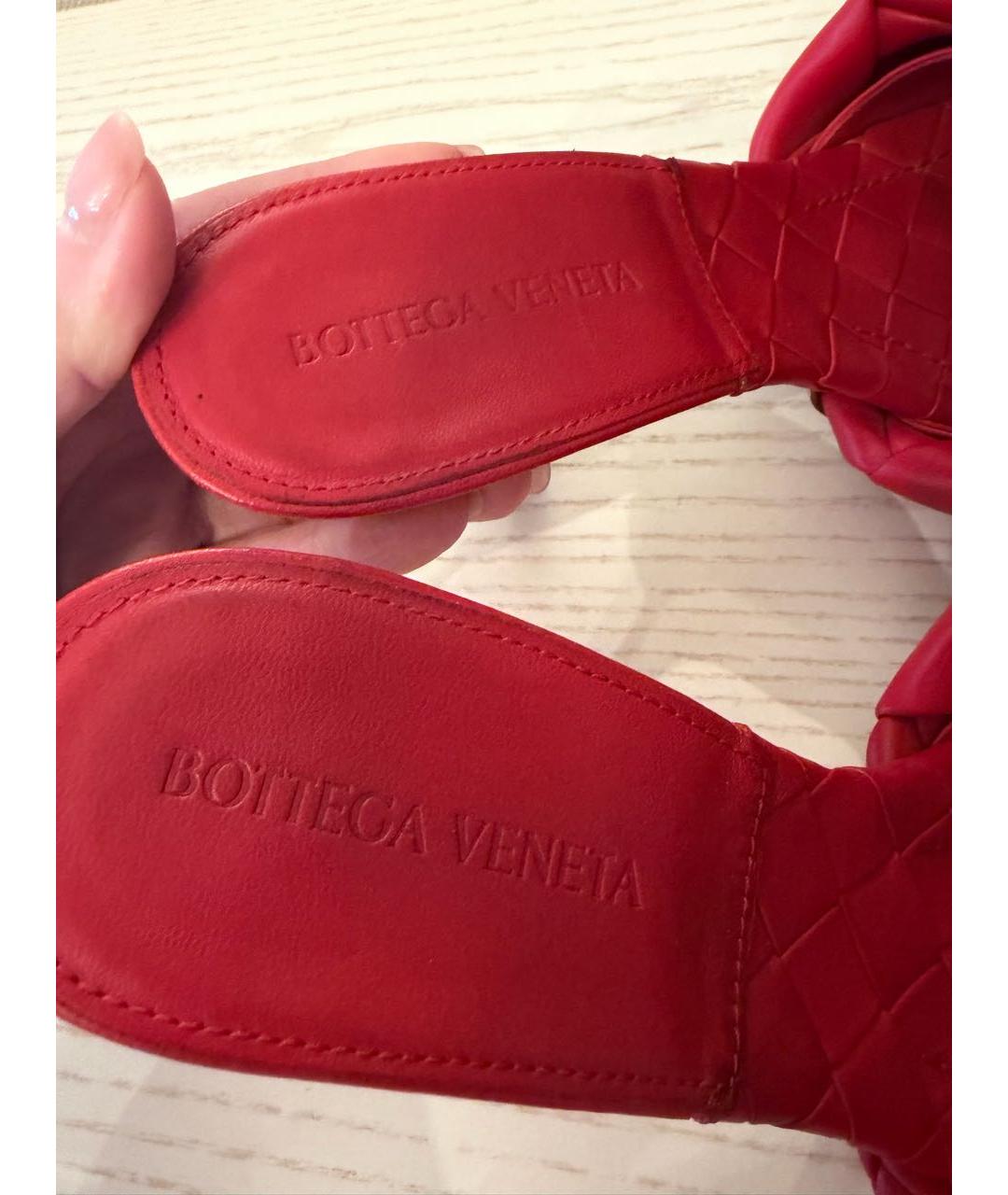 BOTTEGA VENETA Красные кожаные босоножки, фото 7