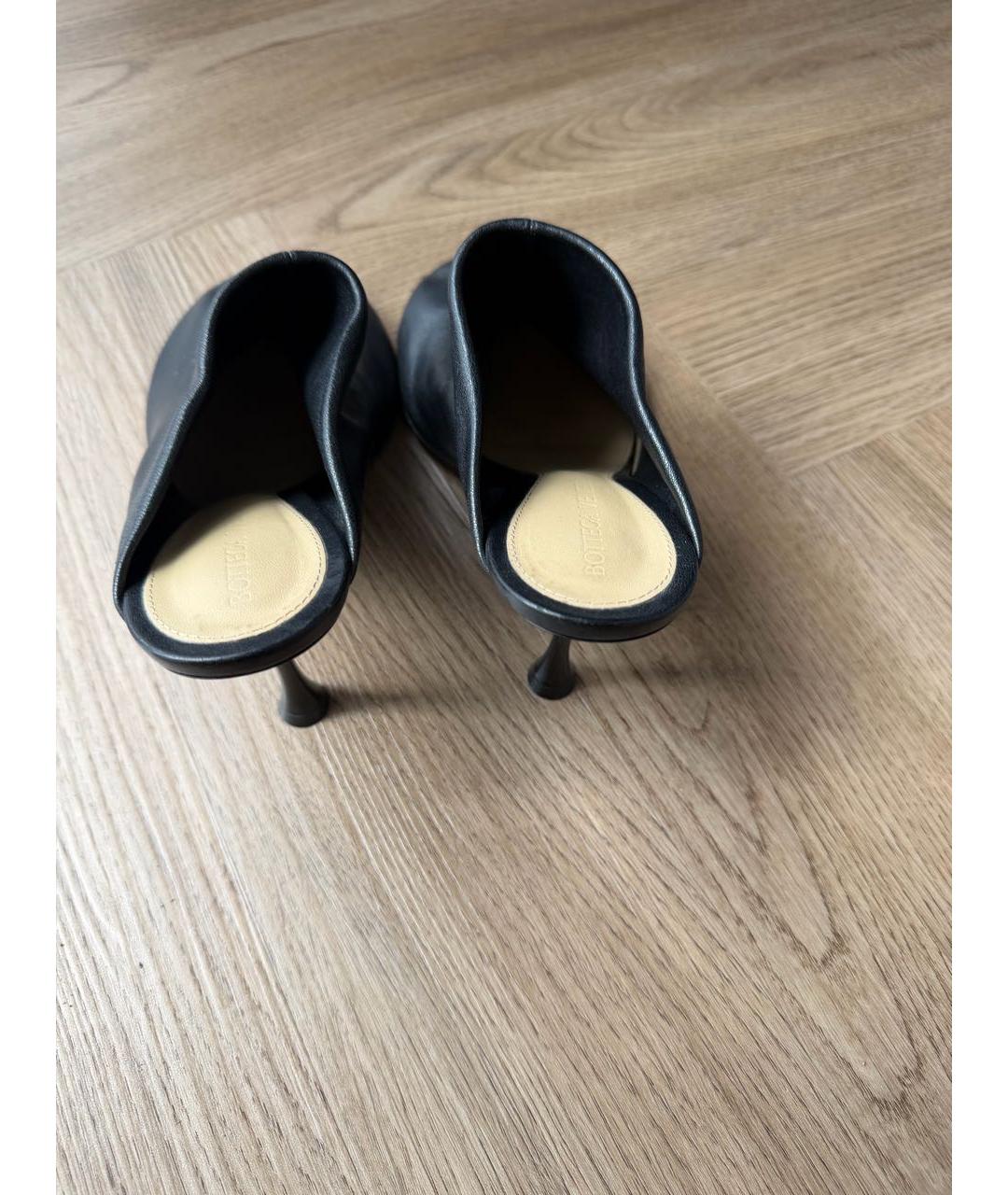 BOTTEGA VENETA Черные кожаные мюли, фото 4