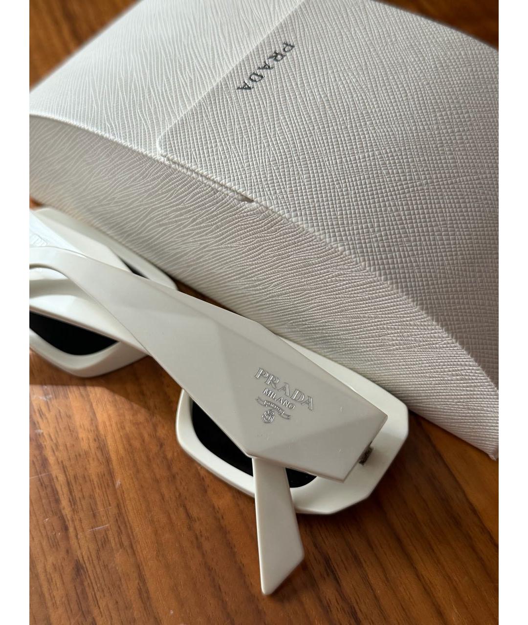 PRADA Белые пластиковые солнцезащитные очки, фото 3