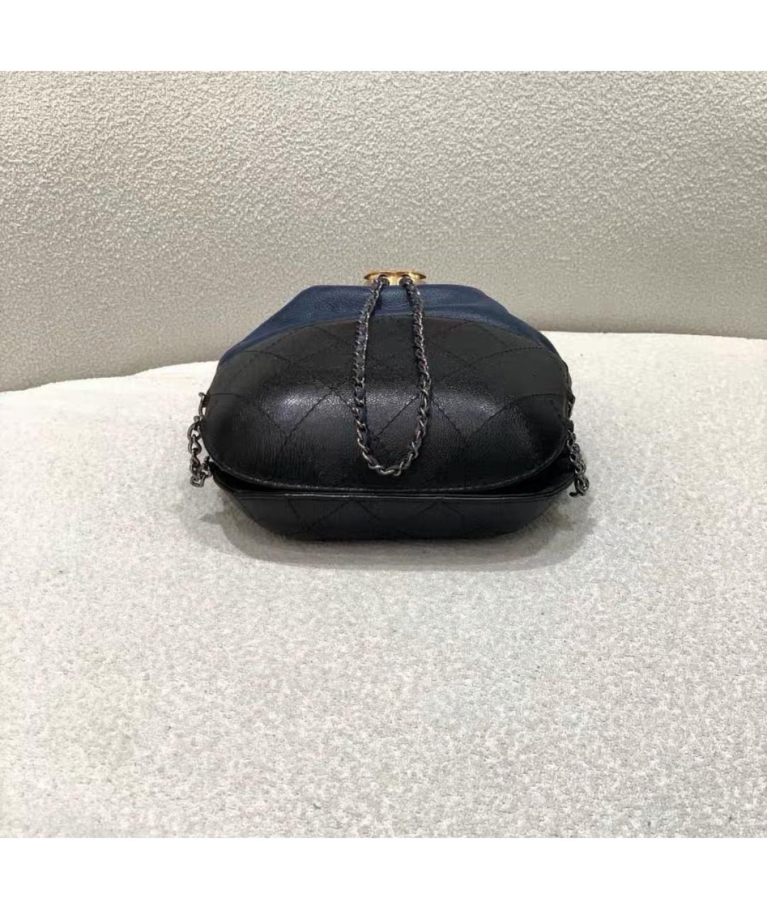 CHANEL Темно-синяя кожаная сумка через плечо, фото 3