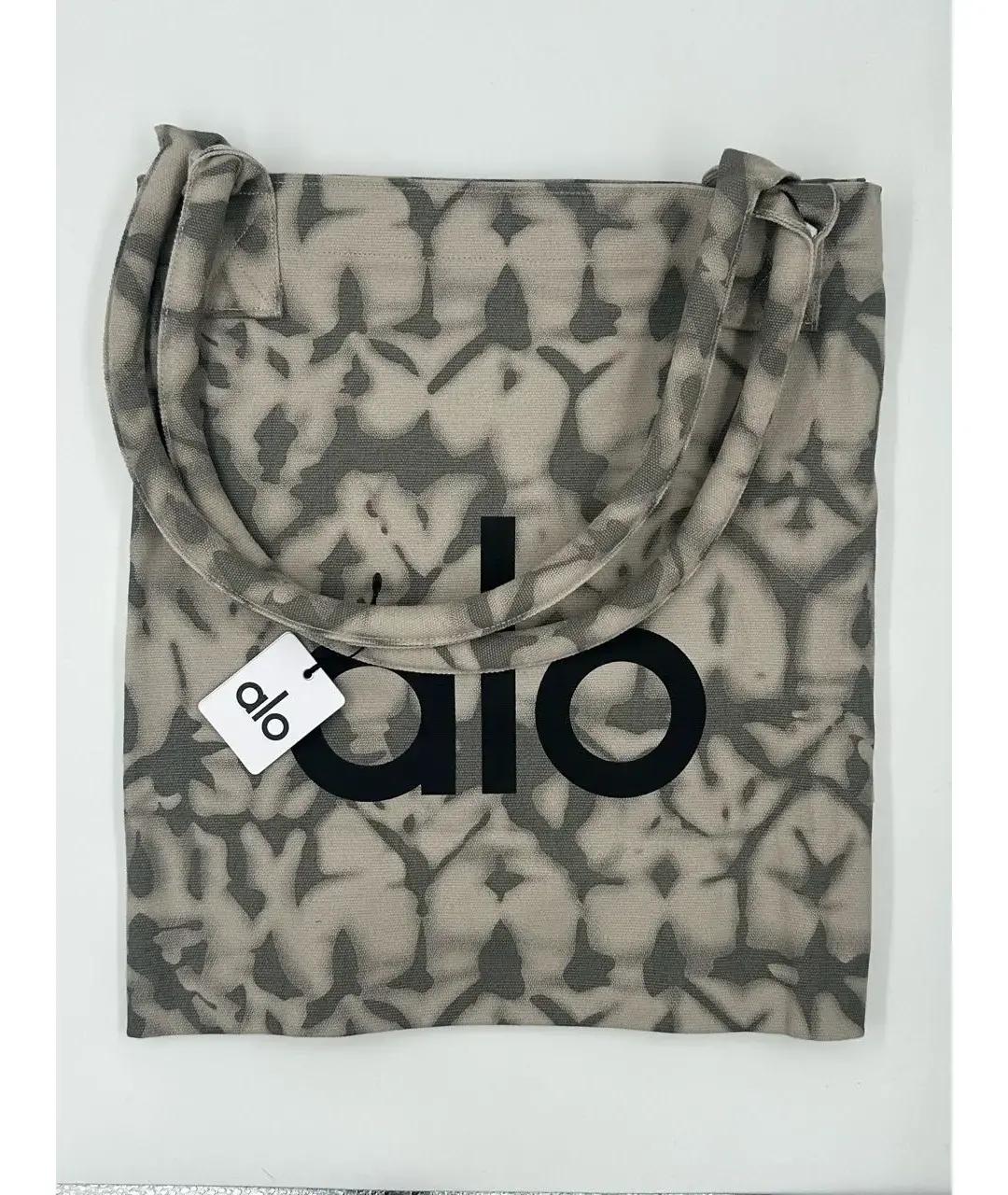 ALO YOGA Серая тканевая дорожная/спортивная сумка, фото 5