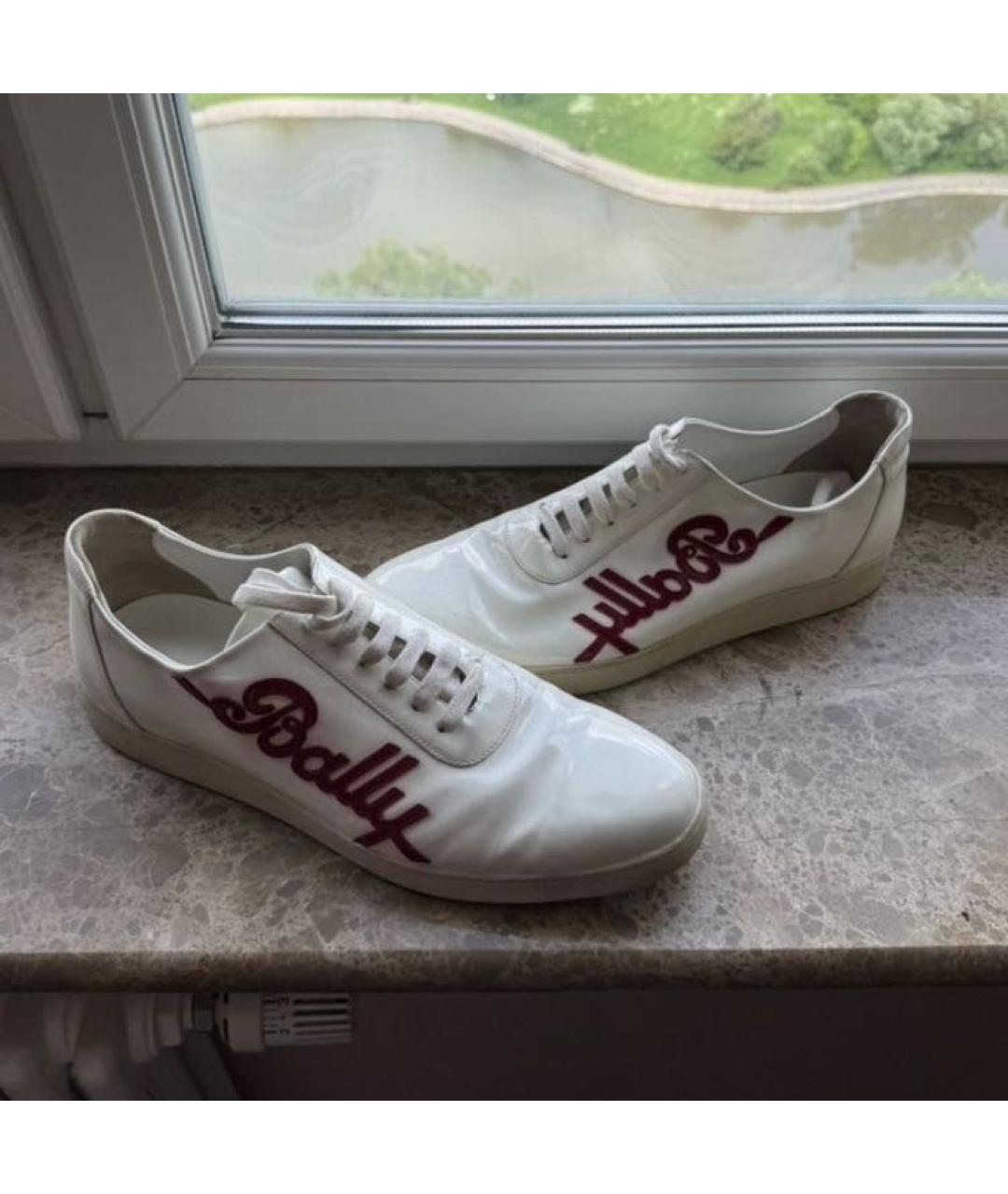 BALLY Белые низкие кроссовки / кеды из лакированной кожи, фото 2