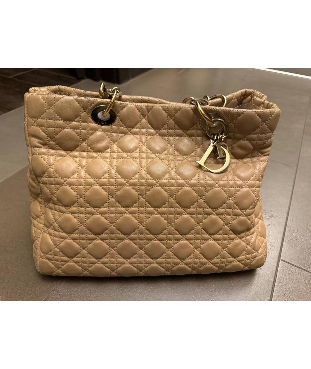 CHRISTIAN DIOR Бежевая кожаная сумка тоут, фото 2