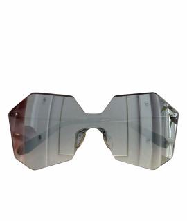 CHANEL Солнцезащитные очки