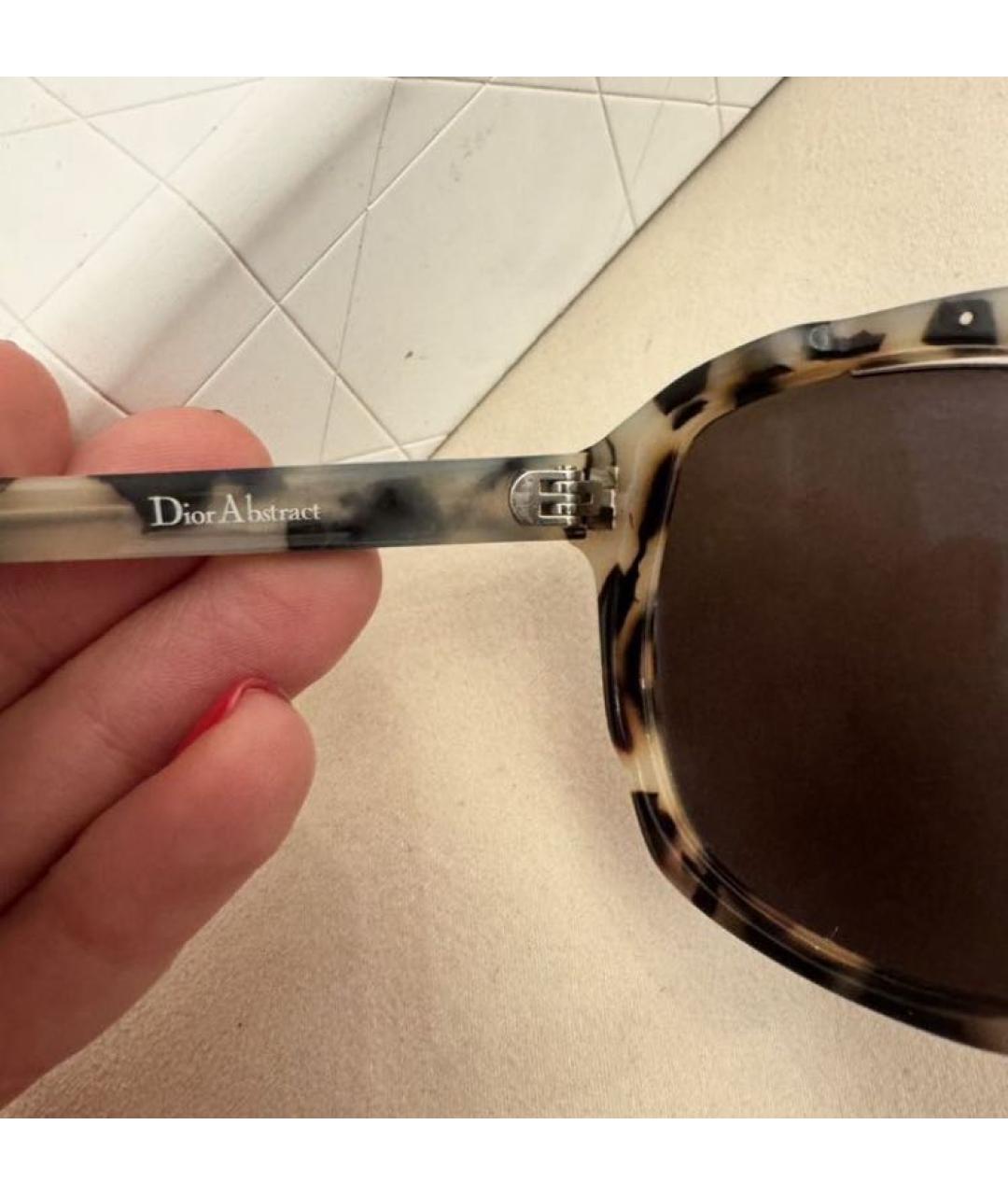 CHRISTIAN DIOR Серые пластиковые солнцезащитные очки, фото 3