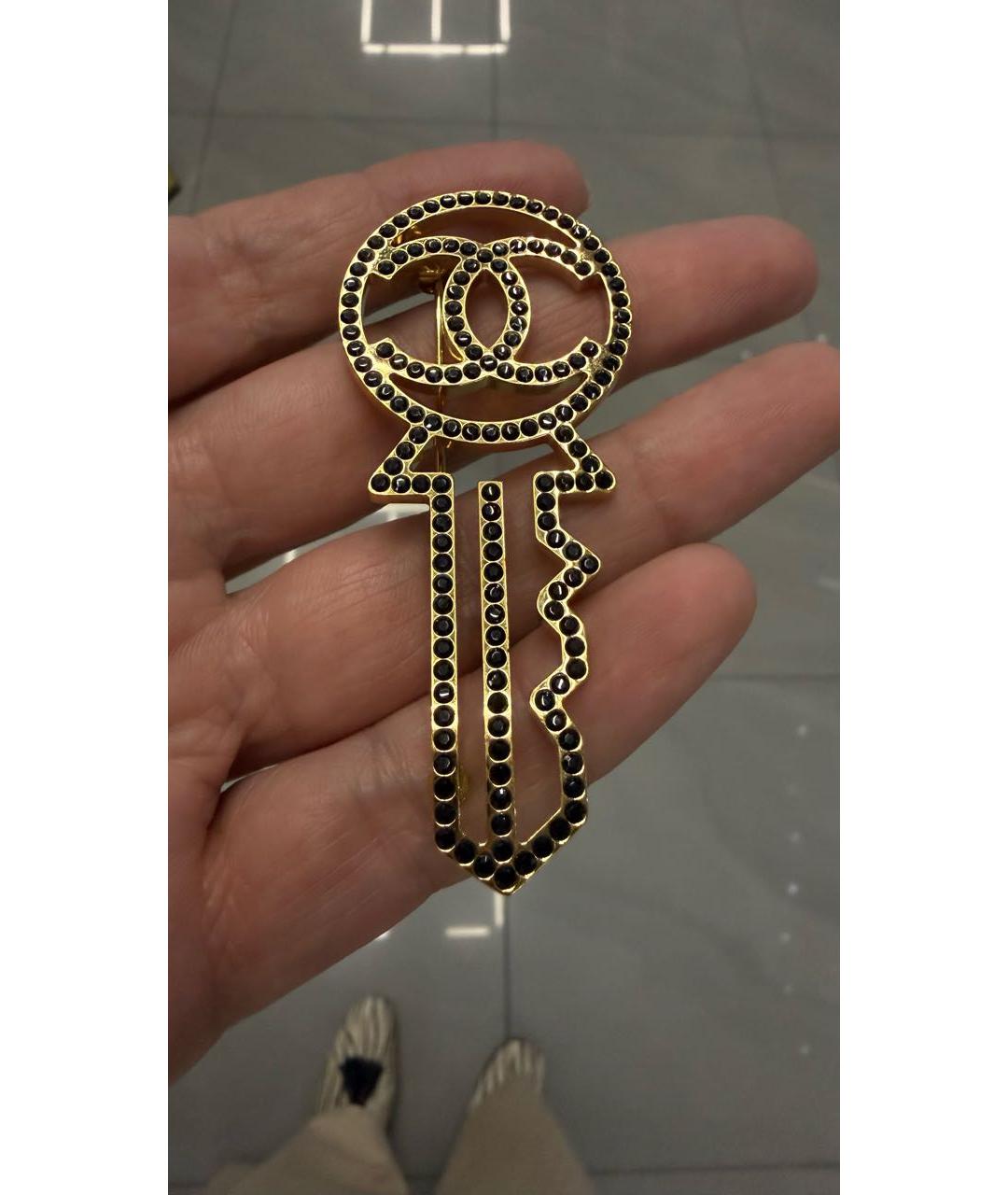 CHANEL Черная позолоченная булавка / брошь, фото 5