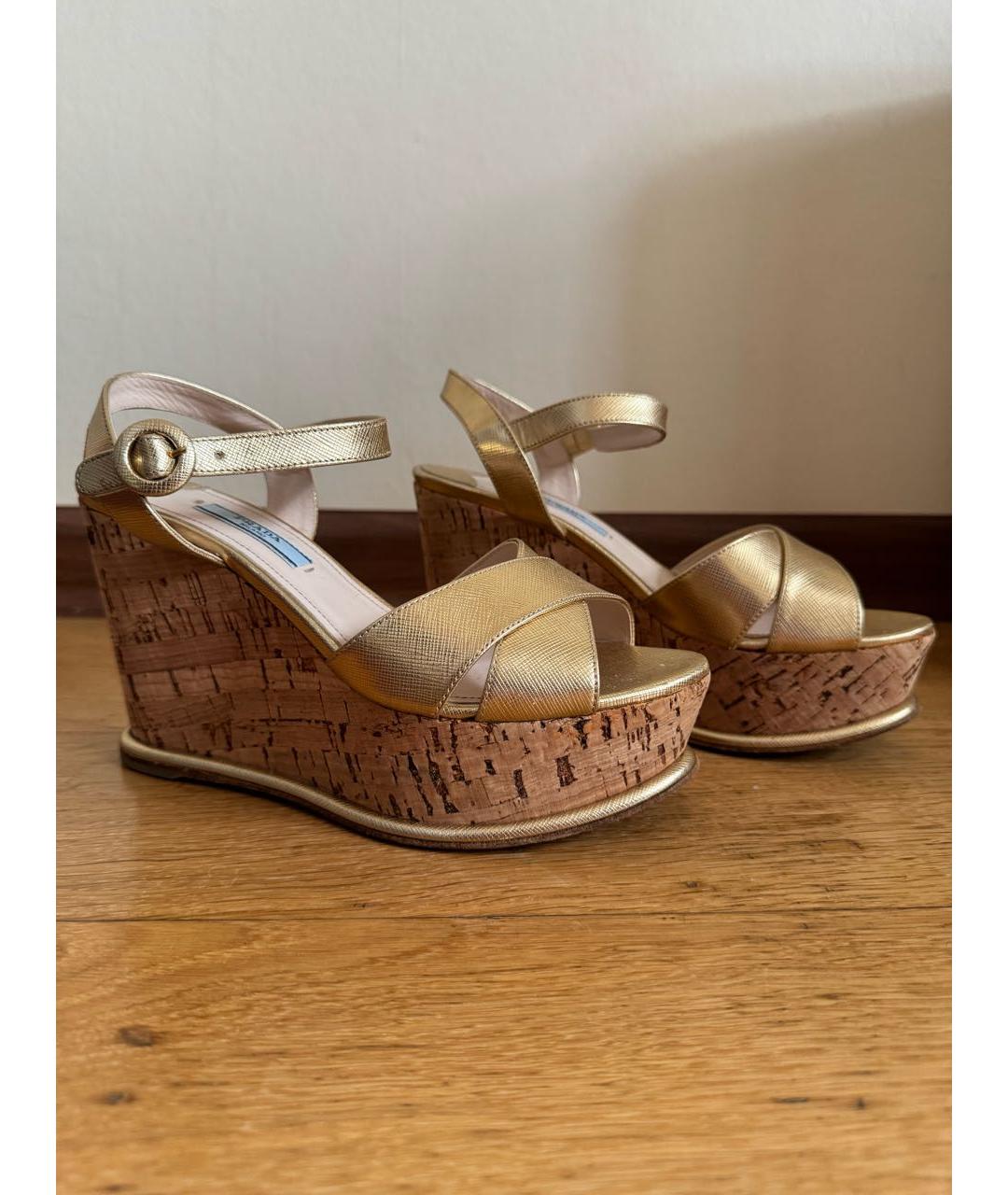 PRADA Золотые босоножки, фото 5