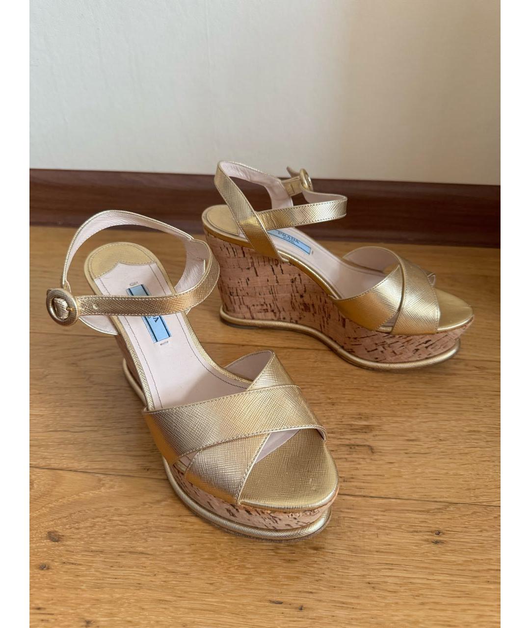 PRADA Золотые босоножки, фото 2