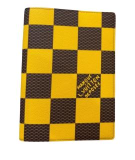 LOUIS VUITTON Обложка/футляр