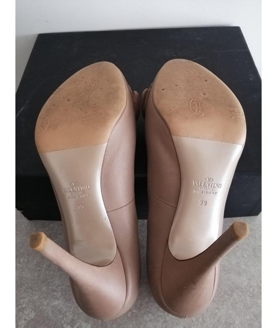 VALENTINO Бежевые кожаные туфли, фото 5