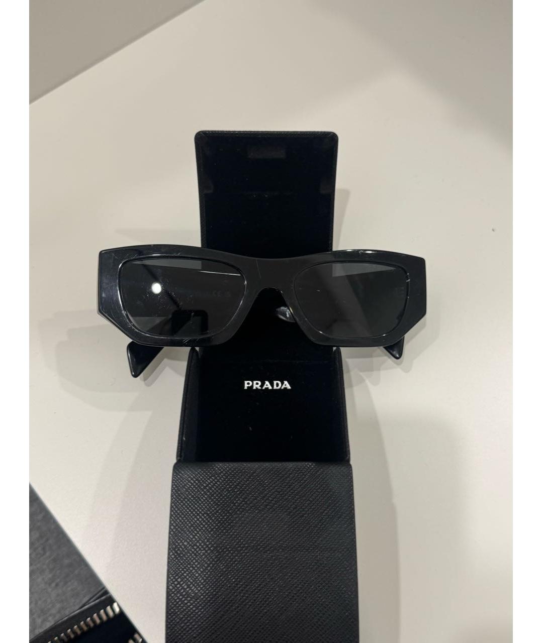 PRADA Черные пластиковые солнцезащитные очки, фото 4
