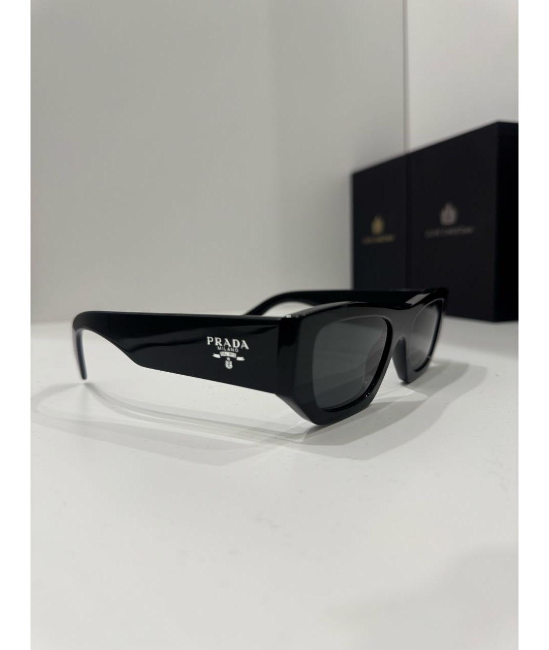 PRADA Черные пластиковые солнцезащитные очки, фото 2