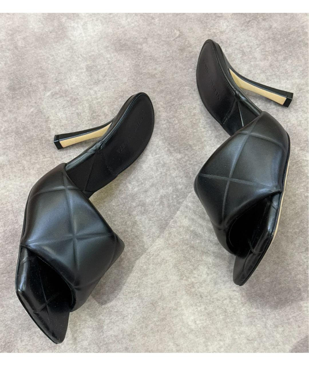 BOTTEGA VENETA Черные кожаные мюли, фото 4