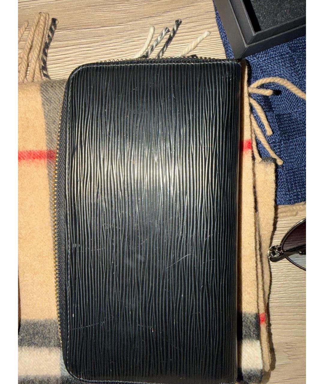 LOUIS VUITTON Черный кожаный кошелек, фото 2