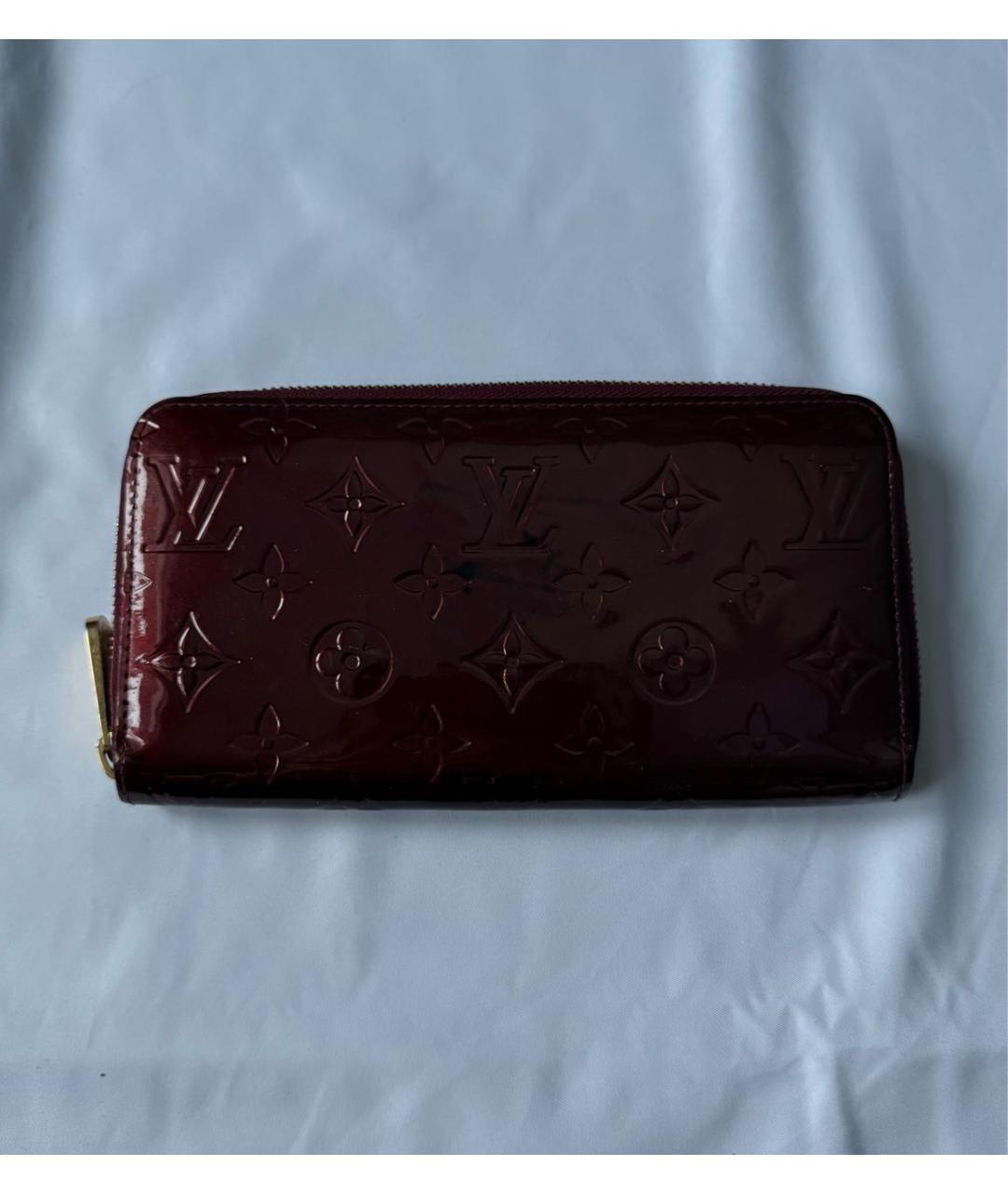 LOUIS VUITTON Бордовый кошелек из лакированной кожи, фото 2