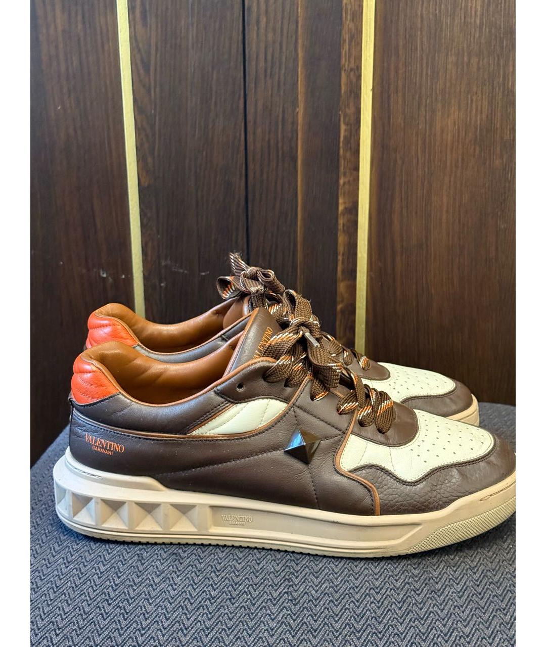 VALENTINO Коричневые кожаные низкие кроссовки / кеды, фото 6