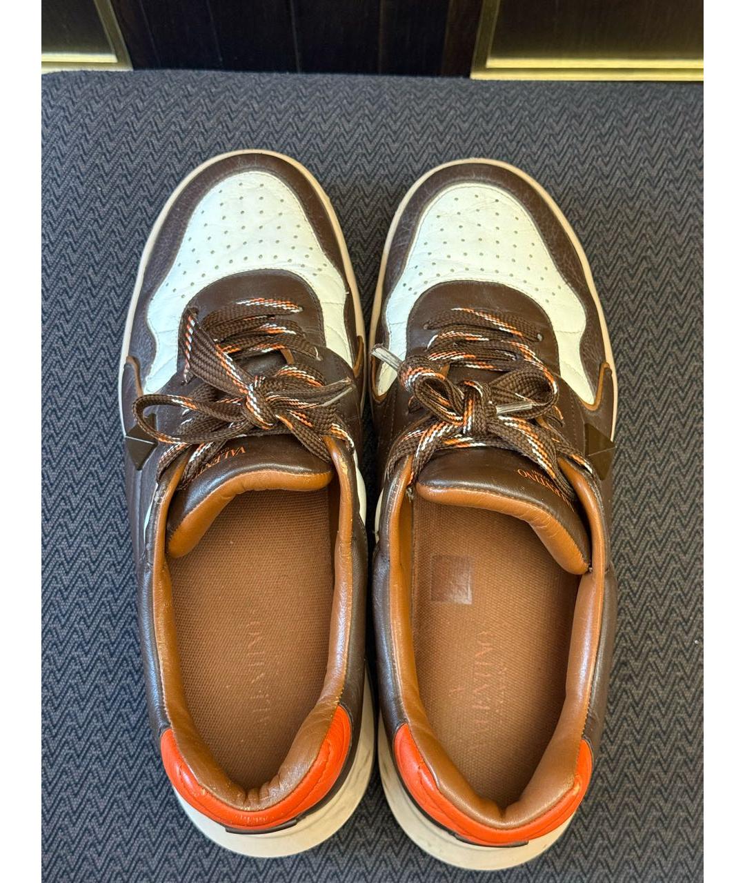 VALENTINO Коричневые кожаные низкие кроссовки / кеды, фото 3