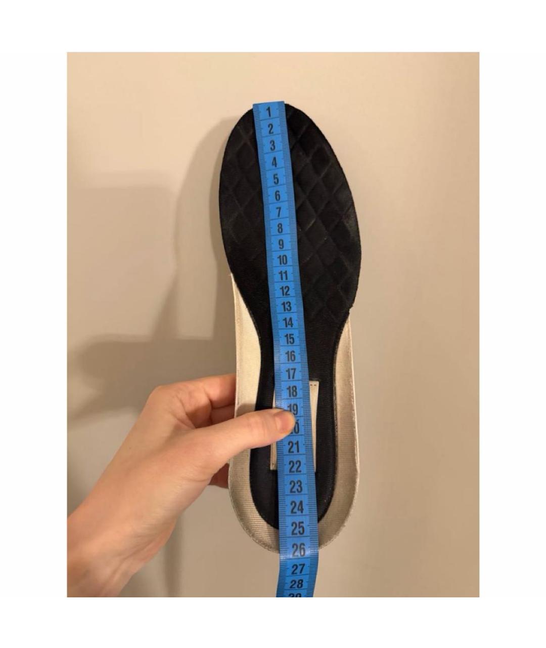 CHANEL Белые замшевые кроссовки, фото 3