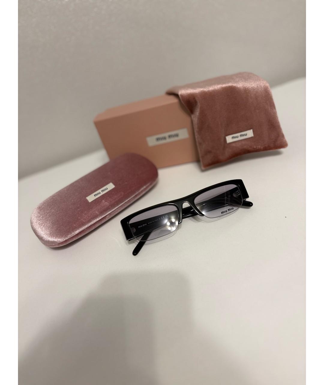 MIU MIU Фиолетовые пластиковые солнцезащитные очки, фото 4