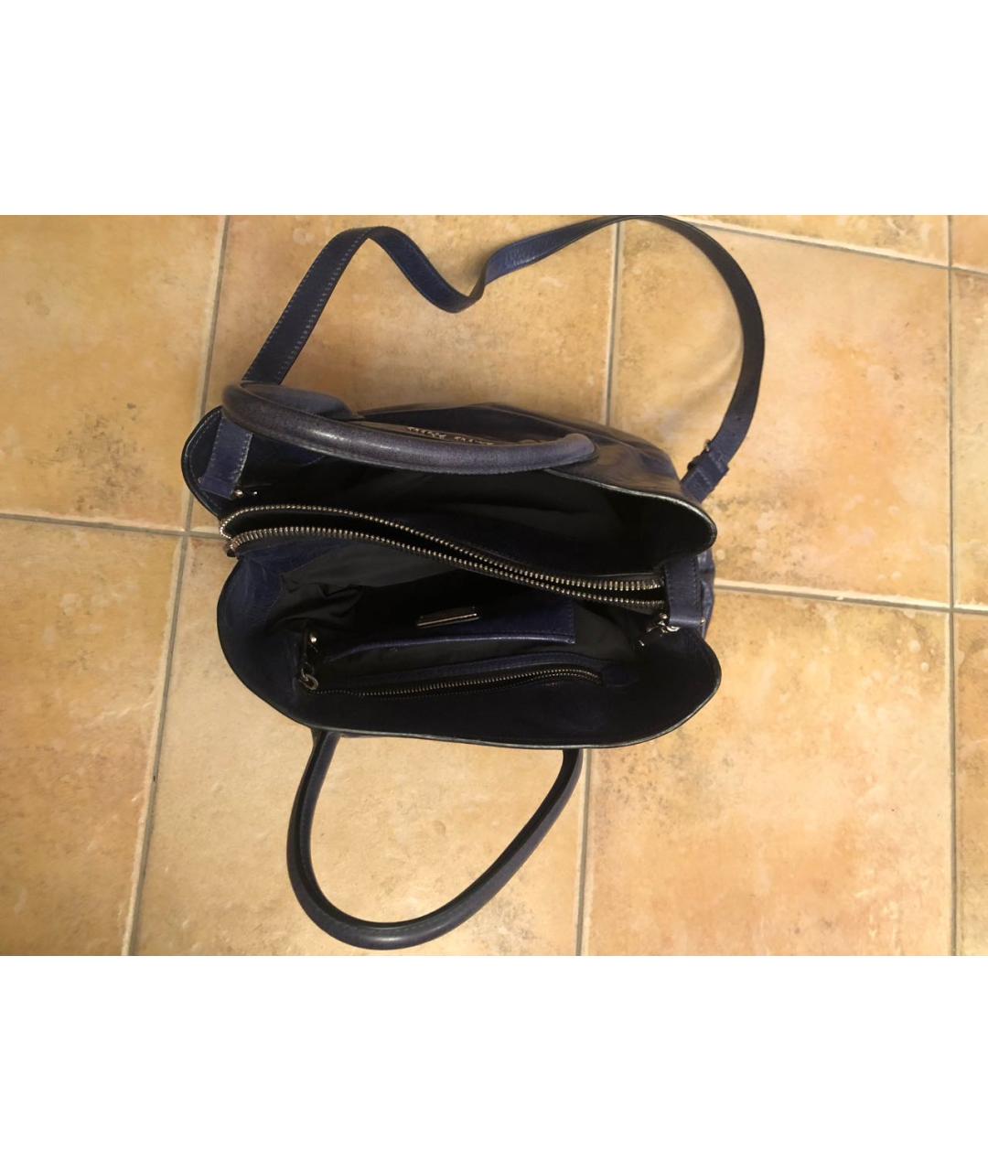 MIU MIU Темно-синяя кожаная сумка с короткими ручками, фото 3