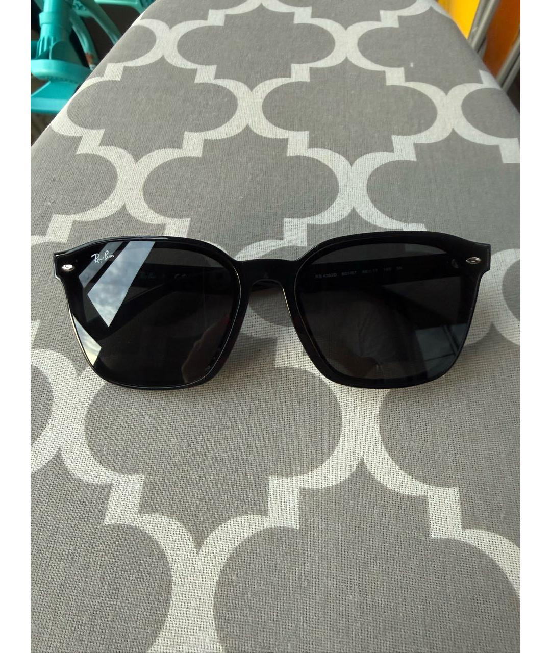 RAY BAN Черные пластиковые солнцезащитные очки, фото 9